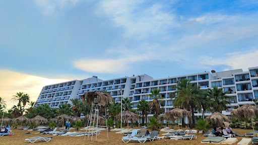 منتجع الشاطئ الأزرق