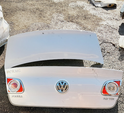 شركة زمزوم لبيع قطع غيار السيارات