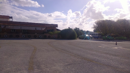 مدرسة عين العروس لتعليم قيادة المركبات