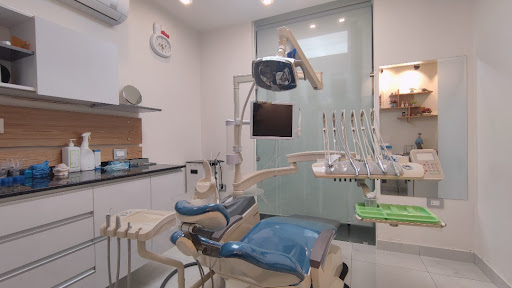 كلارا للعناية بالأسنان