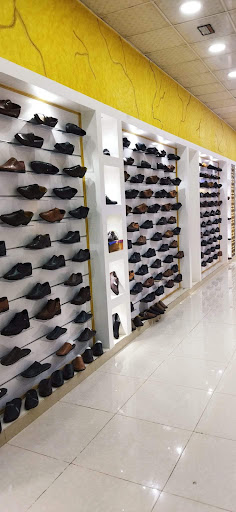 أحذية كريستال