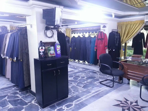 مجبور لتصميم الأزياء