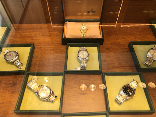 عبدالمجيد للساعات و المجوهرات