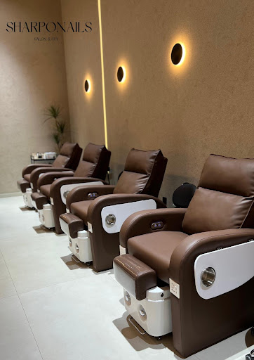 صالون شاربونيلز لتجميل السيدات