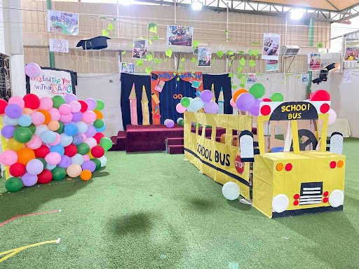 مدارس أجيال الثريا العالمية