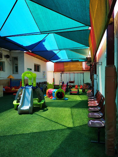 مدرسة المبتكرة الصغيرة الأهلية للبنات بجدة