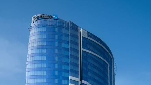 فندق راديسون بلو، دبي كانال فيو