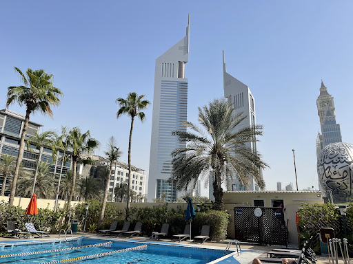 مركز دبي التجاري للشقق الفندقية